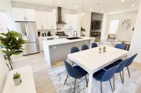 Pristine Petworth Family Home w Street Parking